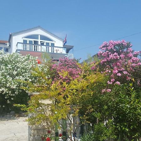 Oleander Apartment In Pakostane Exterior photo